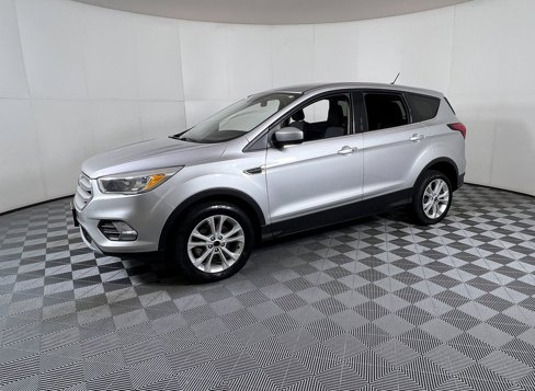 Used 2019 Ford Escape SE image 2