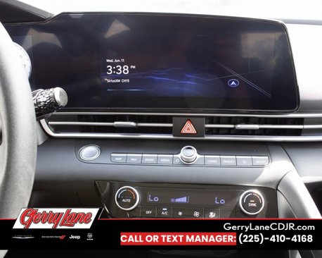 Used 2024 Hyundai Elantra SEL image 9