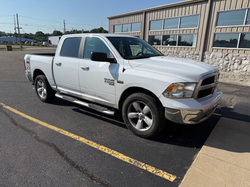 Used 2019 RAM 1500 Classic SLT image 2