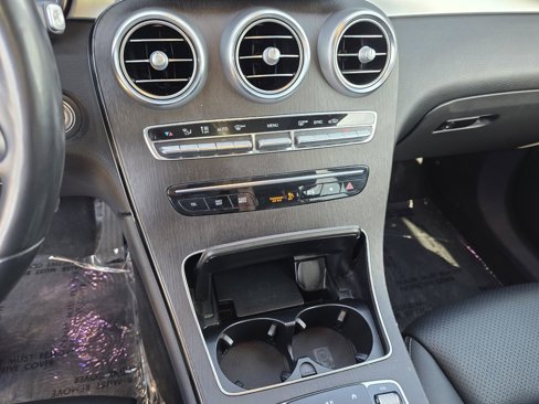 Used 2022 Mercedes-Benz GLC 300 4MATIC image 32