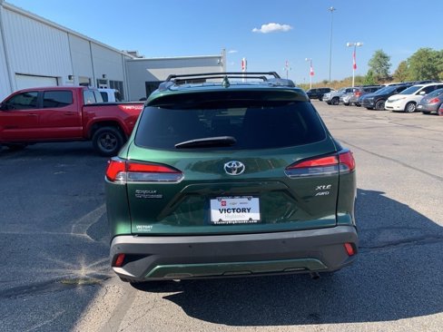 Used 2022 Toyota Corolla Cross XLE image 5