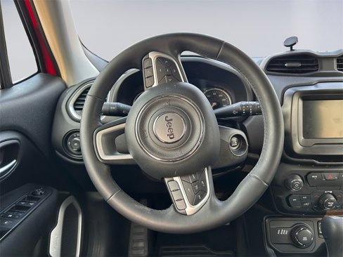 Used 2018 Jeep Renegade Latitude w/ Popular Equipment Group image 13