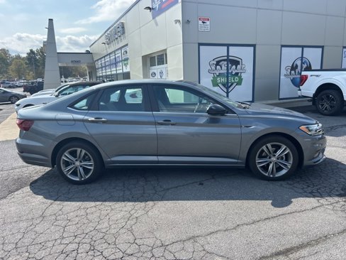 Used 2020 Volkswagen Jetta R-Line w/ R-Line Cold Weather Package image 3
