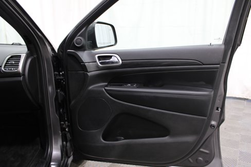 Used 2019 Jeep Grand Cherokee Laredo image 30