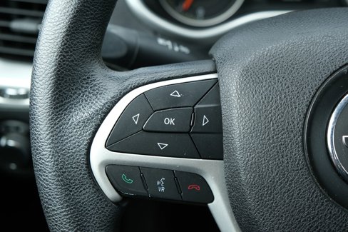 Used 2016 Jeep Cherokee Sport image 34