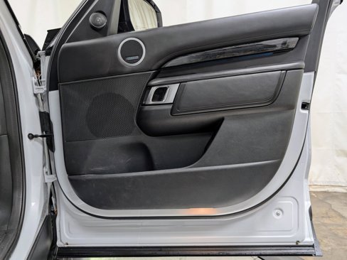 Used 2019 Land Rover Discovery HSE Luxury image 29