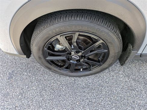 Certified 2024 Nissan Kicks SR image 10