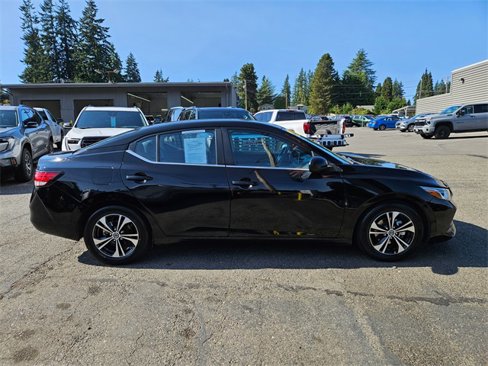 Used 2021 Nissan Sentra SV image 2