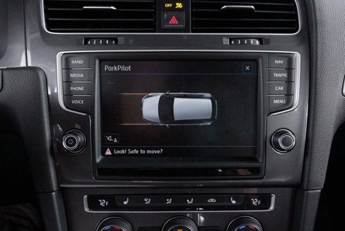 Used 2016 Volkswagen e-Golf SEL Premium w/ Driver Assistance Package image 25