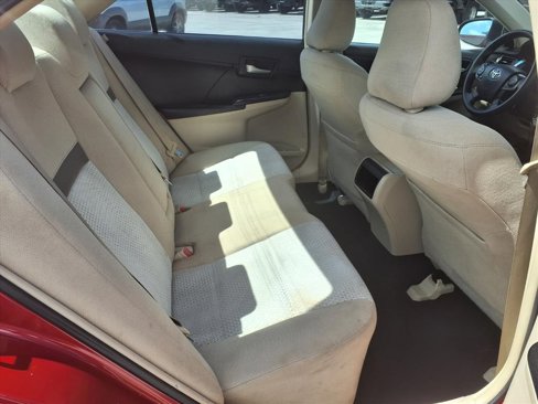 Used 2012 Toyota Camry LE image 14