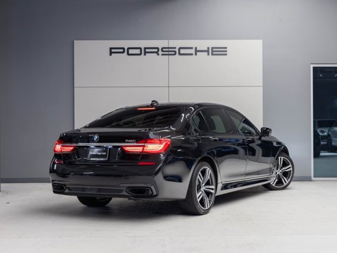 Used 2019 BMW 740i w/ Executive Package image 7