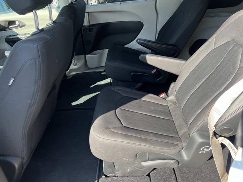 Used 2019 Chrysler Pacifica Touring Plus w/ Tire & Wheel Group image 12
