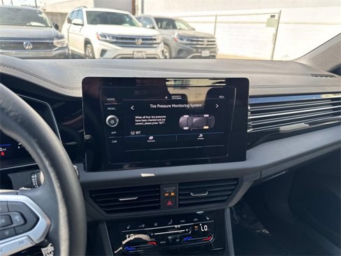 Used 2025 Volkswagen Jetta Sport image 19
