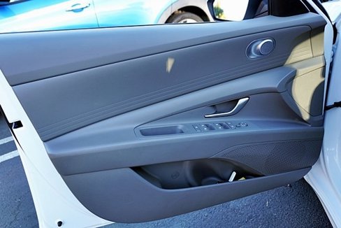 Certified 2024 Hyundai Elantra SEL image 21