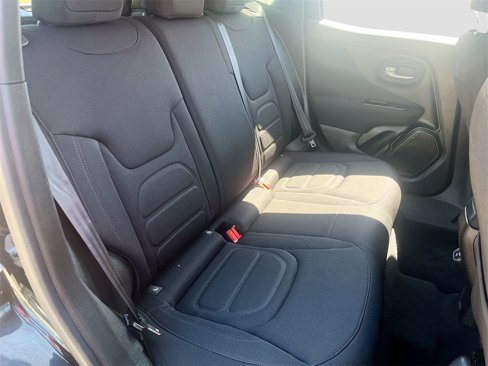 Used 2021 Jeep Renegade Latitude image 25