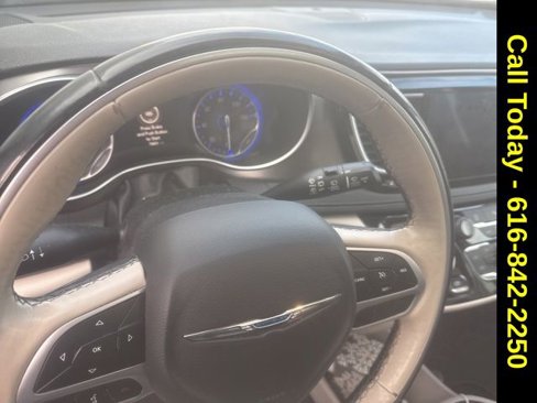 Used 2018 Chrysler Pacifica Limited image 6