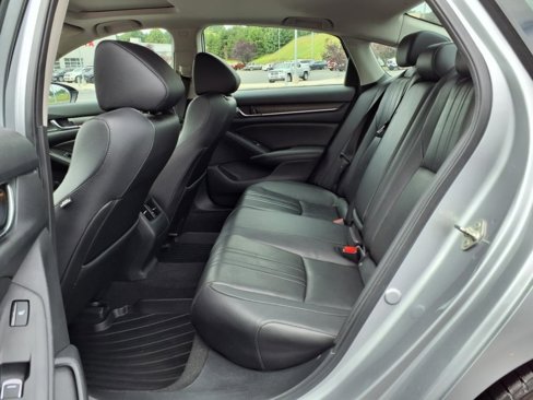 Used 2019 Honda Accord Touring image 5