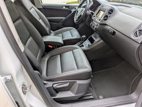Used 2016 Volkswagen Tiguan S image 8