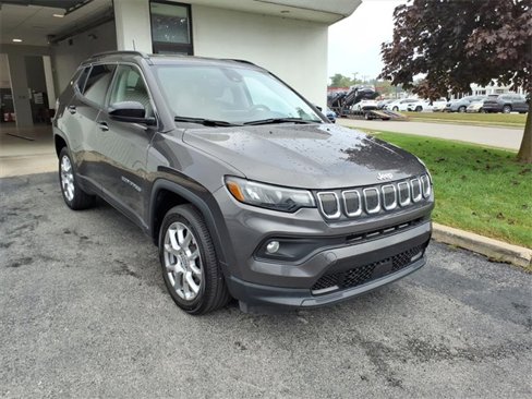 Used 2022 Jeep Compass Latitude image 25