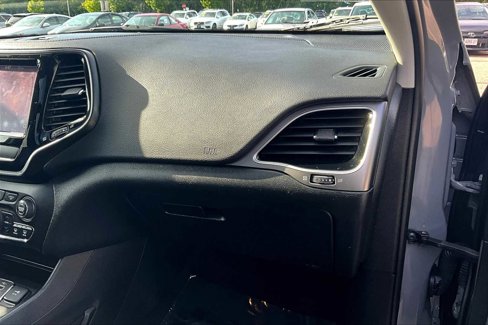 Used 2020 Jeep Cherokee Limited image 17