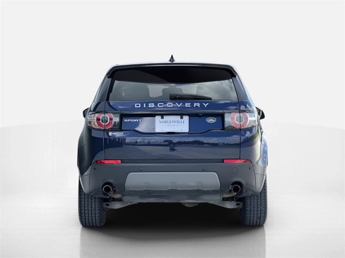 Used 2019 Land Rover Discovery Sport SE image 7