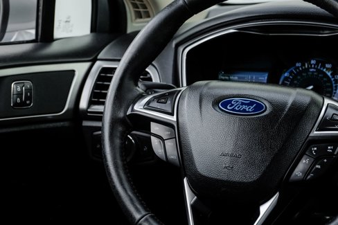 Used 2020 Ford Fusion SEL image 21