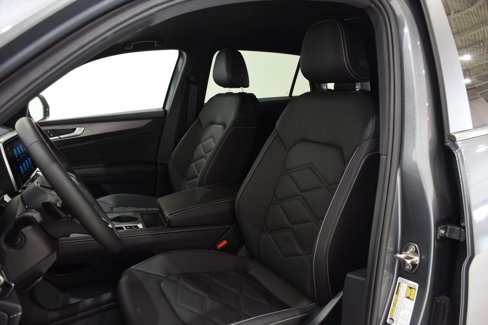 New 2025 Volkswagen Atlas Cross Sport SE image 17