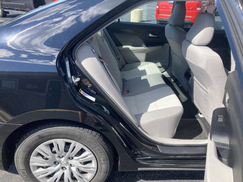 Used 2013 Toyota Camry LE image 22