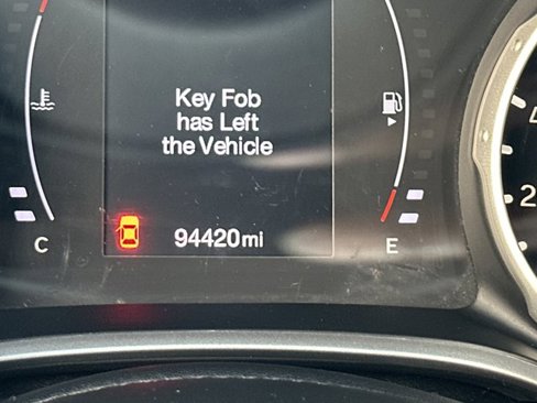 Used 2018 Jeep Compass Latitude w/ Cold Weather Group image 28