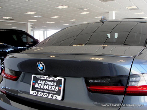 Used 2022 BMW 330i Sedan w/ M Sport Package image 8