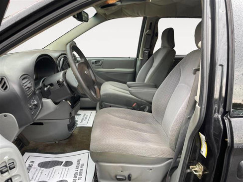 Used 2006 Dodge Caravan SXT image 9