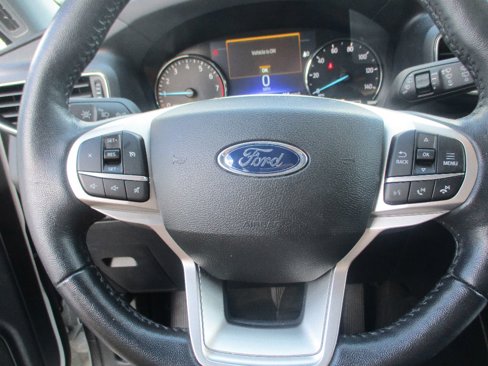 Used 2022 Ford Explorer XLT w/ Equipment Group 202A image 11