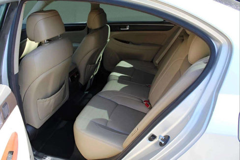 Used 2013 Hyundai Genesis 3.8 w/ Premium Pkg image 19