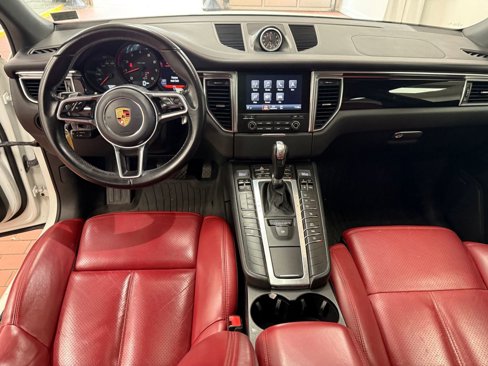 Used 2017 Porsche Macan image 24