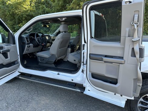Used 2019 Ford F150 XLT w/ Equipment Group 302A Luxury image 31