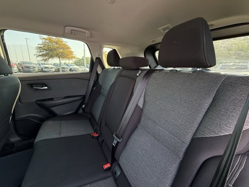Used 2023 Nissan Rogue SV image 26