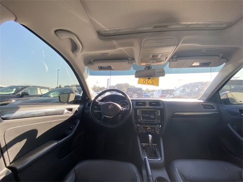 Used 2017 Volkswagen Jetta SEL image 5