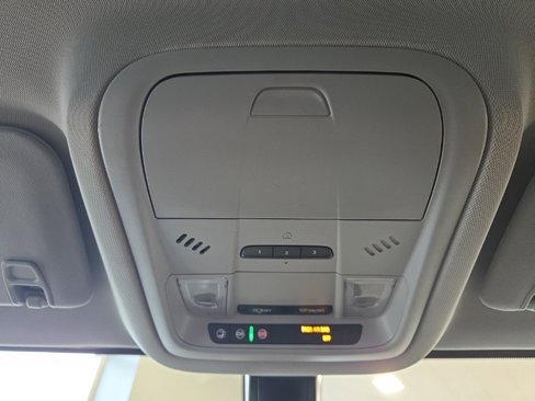 Used 2019 GMC Acadia SLT image 29