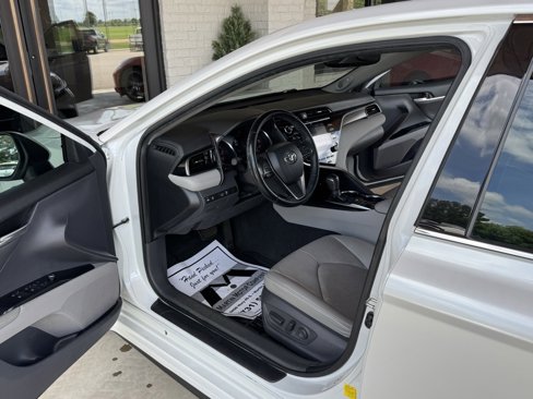 Used 2019 Toyota Camry XSE image 21