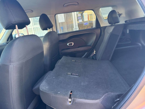 Used 2017 Kia Soul + image 15
