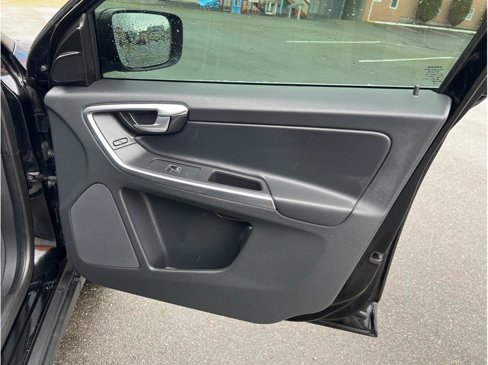 Used 2013 Volvo XC60 T6 image 24