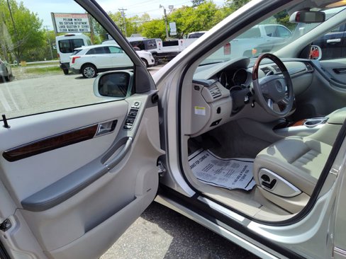 Used 2006 Mercedes-Benz R 500 4MATIC image 11