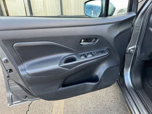 Used 2023 Nissan Versa SV image 20