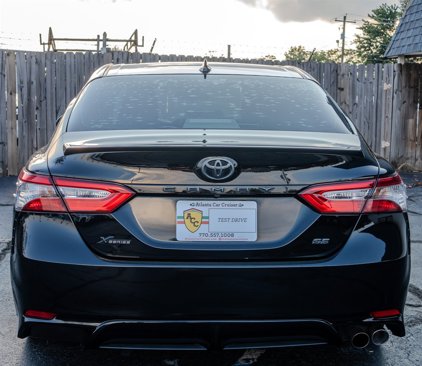 Used 2019 Toyota Camry SE image 4
