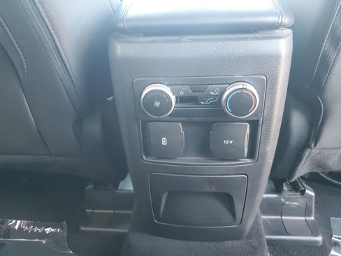 Used 2022 Ford Explorer XLT image 33
