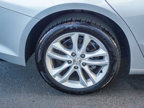 Used 2017 Chevrolet Malibu LT w/ Driver Confidence Package image 11