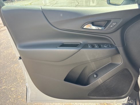 Used 2024 Chevrolet Equinox LT image 14