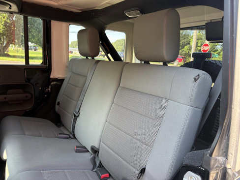 Used 2008 Jeep Wrangler Unlimited Rubicon w/ PWR Convenience Group image 21