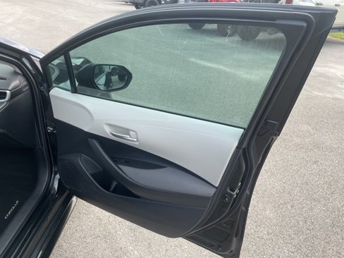 Used 2021 Toyota Corolla LE image 38