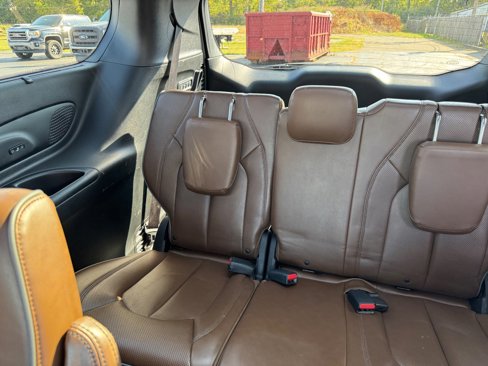 Used 2017 Chrysler Pacifica Limited image 11
